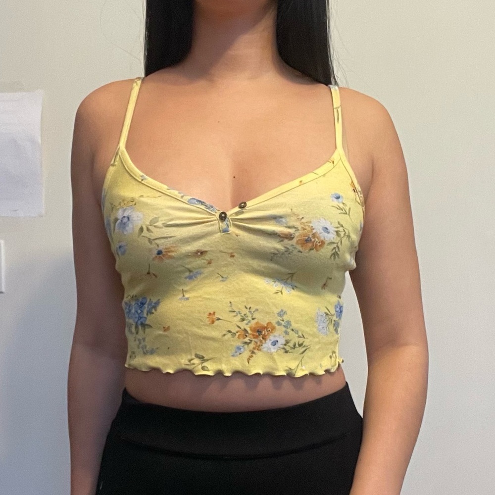 🌼 Forever 21 Yellow Floral Crop Top – Size Small 🌼